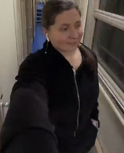 Девушка рассказала о ужасной ночёвке в поезде, когда её планы на спокойную поездку и удобное место ... - 3