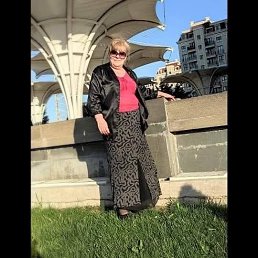 Larisa, 58, 