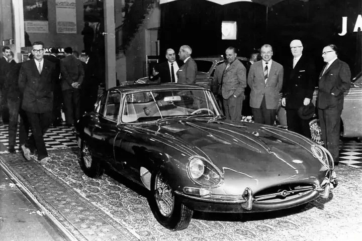 Jaguar E-Type ��� ����������� �� ��������� ������������� ���������� � 1961 ����. - 2