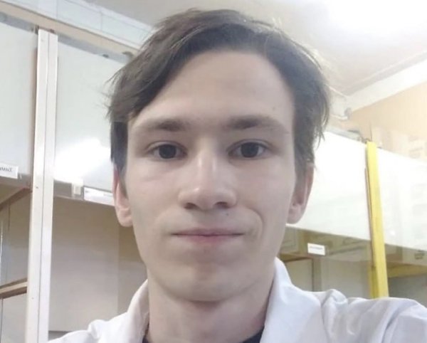 В результате отравления ботулизмом скончался 21-летний парень по имени Тим Лев из Костромской ...