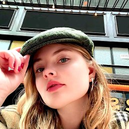 Sarah, 21, 