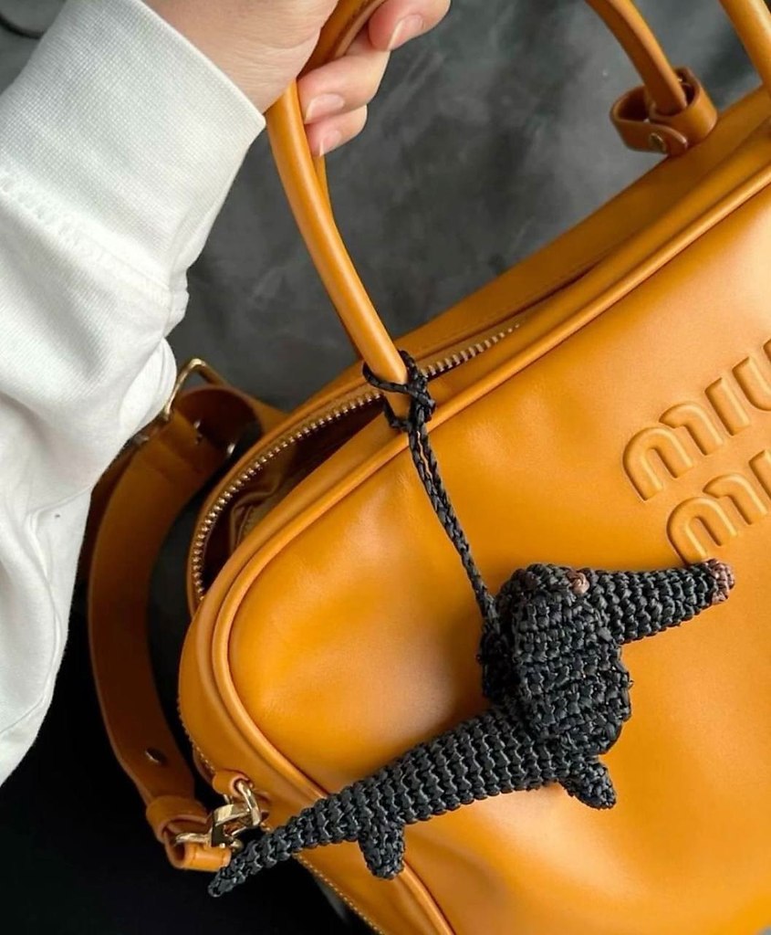 Сумочный обвес как способ самовыражения.Добавить характер даже к самой лаконичной сумке — легко! ... - 2