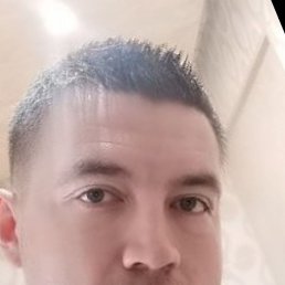 Mihail, 39, 