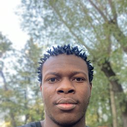 Maxime, 25, 