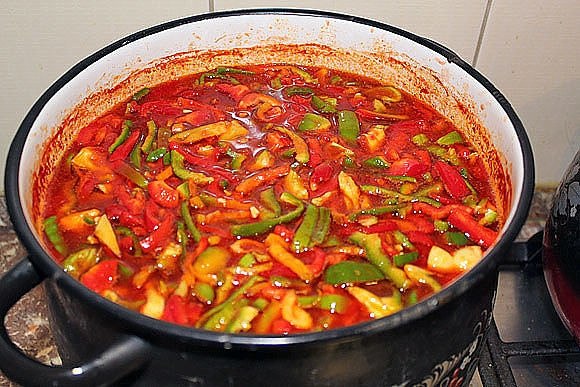 ТОП-16 лучших рецептов вкусного лечо.1 Лечо из болгарского перца2 Лечо «Семейное»3 Лечо с морковью4 ... - 4