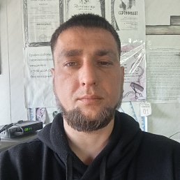 Russlan, 33, 
