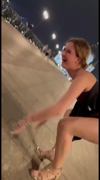 Трех студенток московского художественного университета отчислили после видео с танцем в коротких ... - 2