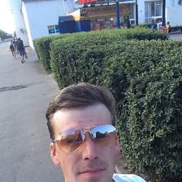 Vitali, 40, 