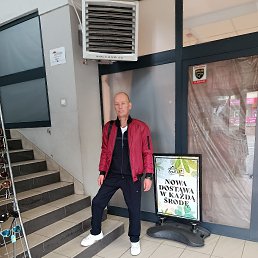 Roman, 41, 