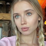 Polina, 19 , -