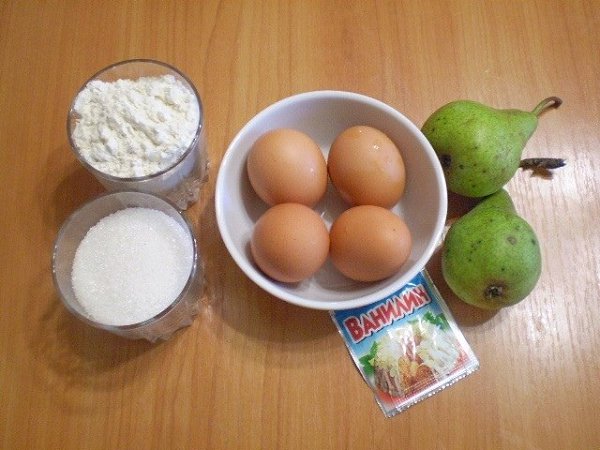 Пирог из бисквитного теста с начинкой.Смешиваем миксером ингредиенты по отдельности: сначала — ... - 2