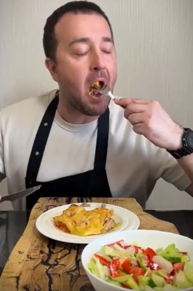 Мясо по-белорусски. Нам понадобится: Свиная шея 1 кг Соль по вкусу Лук репчатый 1 шт. Капуста ... - 2