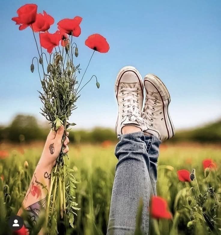 Тут недавно опять замуж не вышла. Не вышло выйти, вот. — Я, — говорит он, — хочу разделить с тобой ...