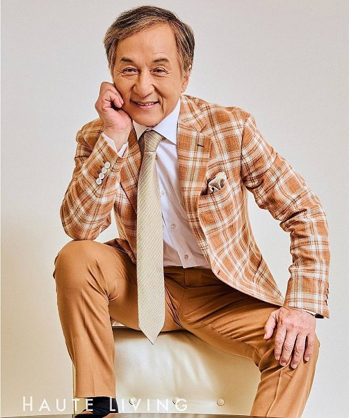 71-летний Джеки Чан на страницах свежего номера Haute Living. Ну, он красавчик! - 2