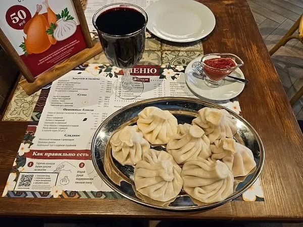 Дико хотелось жрaть/кушать. С утра не успела, весь день в разъездах, и вот уже семь вечера, а дел ...