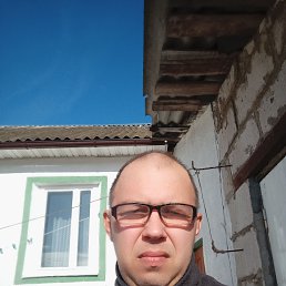 Dmitry, 40, 
