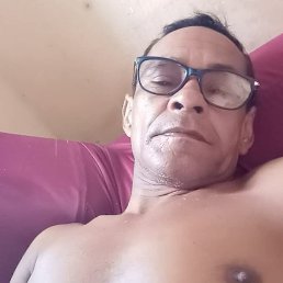 Carlos, 45, 