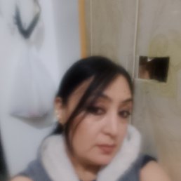 Samira, 39, 