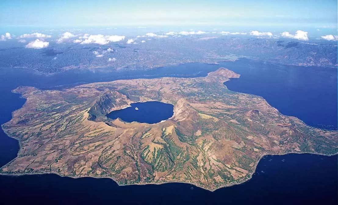 :) На Филиппинах есть остров с озером, в котором есть остров, на котором есть озеро. Озеро Тааль ...