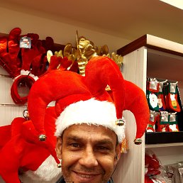 Den, 42, 