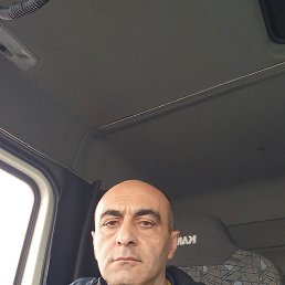 Alik, 48, 