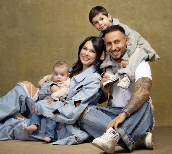 Я всегда считала своего мужа надежным и преданным человеком. Мы вместе уже пять лет, и за это время ... - 2