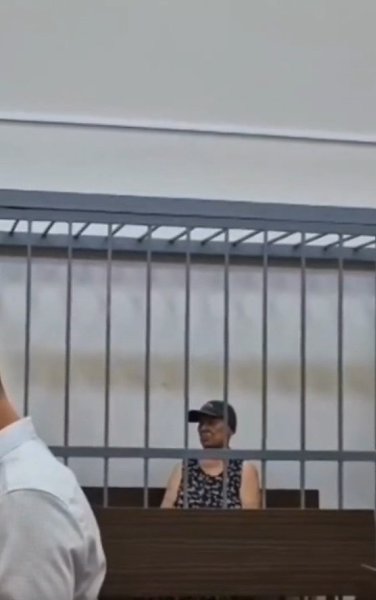 Убийственная чача. В Адлере местные торгаши на рынке продавали всем желающим паленую чачу и вино. ...