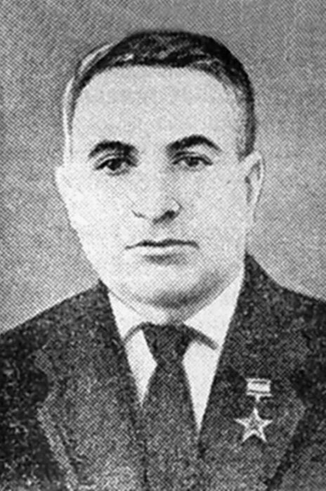 Цолак Геворкович Едигорьян, (30 мая 1915 - 12 июня 1973) — Герой Социалистического Труда, советский ...