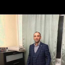 Qajo, 43, 