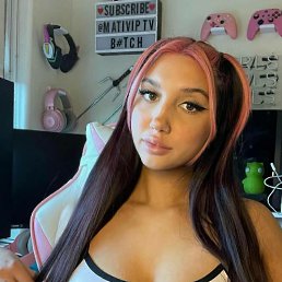 Sarah, 33, 