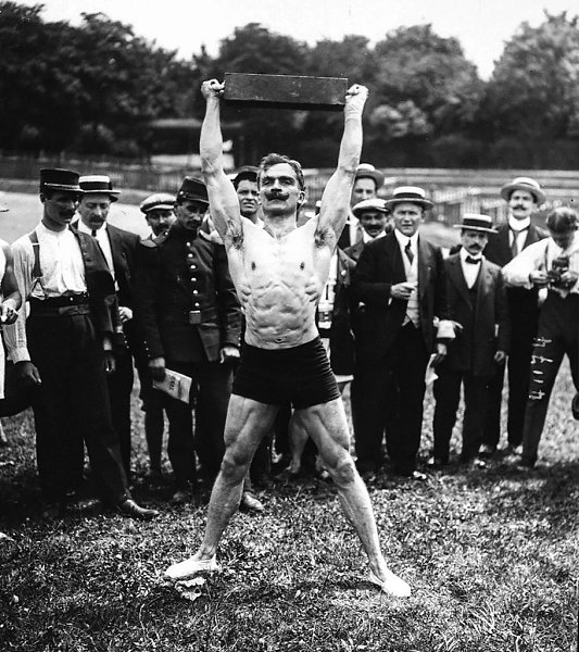 Фотографии атлетов, участвовавших в соревнованиях по десятиборью 1913 и 1914 годов в Париже - 8