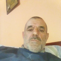 Daniel, 49, 