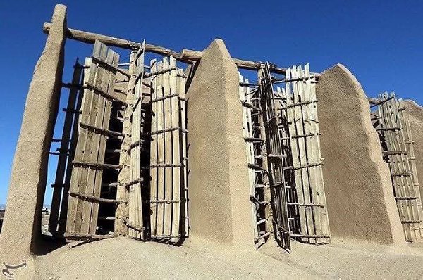 :) Этим ветряным мельницам 1000 лет. В деревне Наштифан на северо-востоке Ирана сохранились ...
