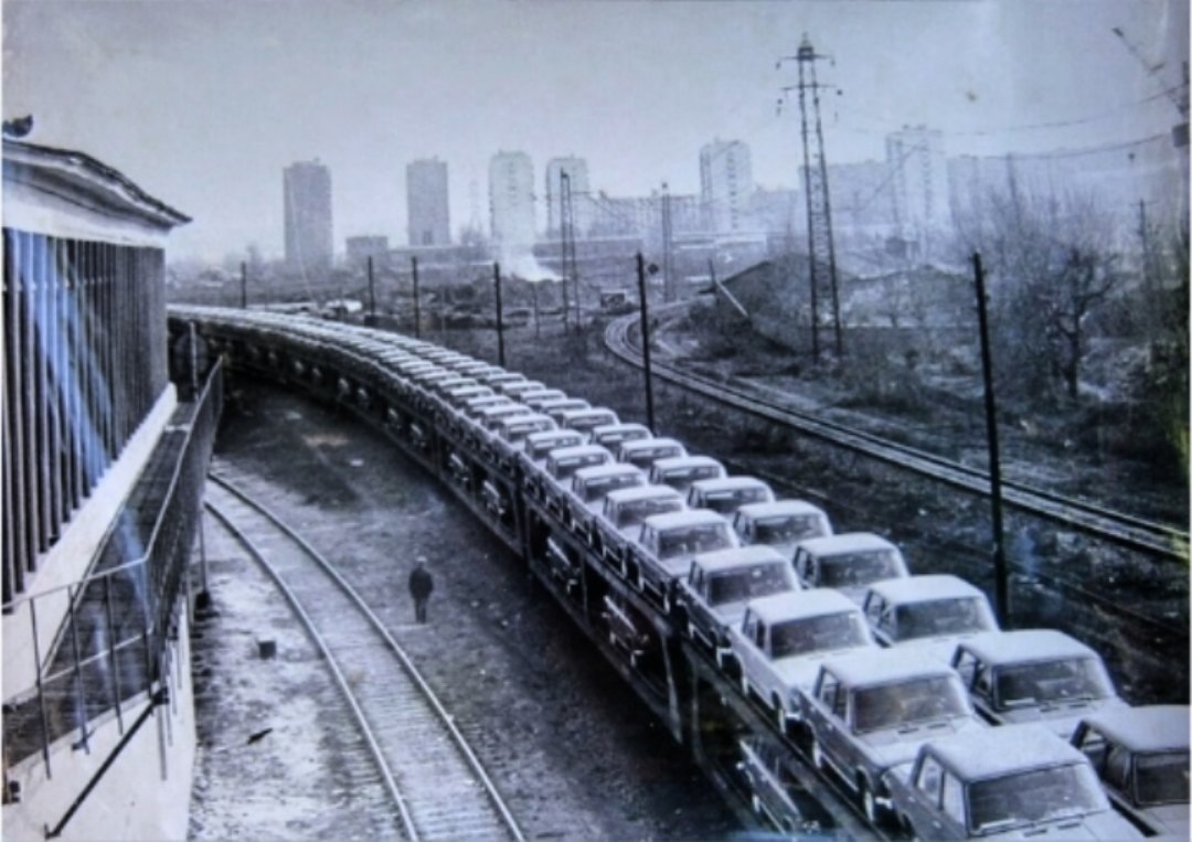 1977 .  ""    .