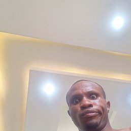 Tommie, 31, 