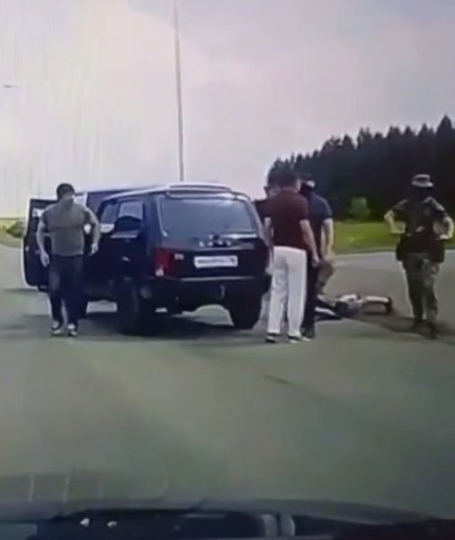 “Подрезал не тех”: Неудачная атака на микроавтобус в Татарстане. В Республике Татарстан группа ...