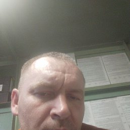 Maksim, 41, 