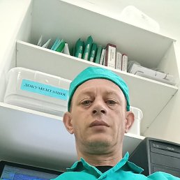 Aleksey, 40, 