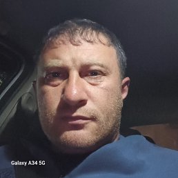 Hrach, 37, 