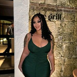 Marie, 25, 