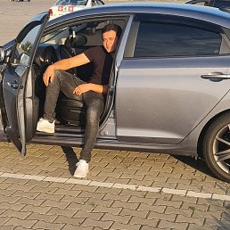Alixan, 32 , 