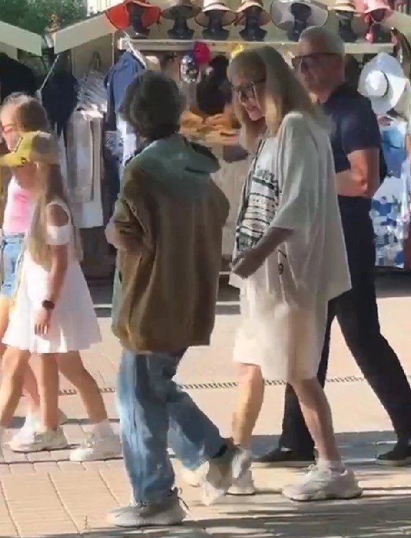 ,          . Ÿ    ... - 2