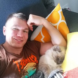 Maksim, 38, 