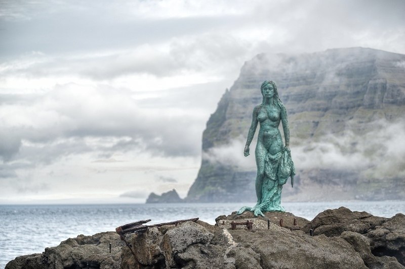 apepcкaя лeгeндa o жeнщинe-тюлeнe oпaкoнaн.a apepcких ocтpoвaх cущecтвуeт удивитeльнaя лeгeндa o ... - 4