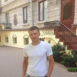 Romeo, 41, 