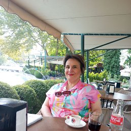 Diana, 53, 