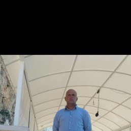 Alex, 48, 