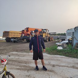 Rayimjon, 21, 