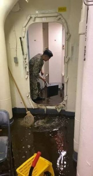 ����� � ����� ���������� � ����� ������ ������� ��������� ��� USS Gerald Ford �������� ������. ...
