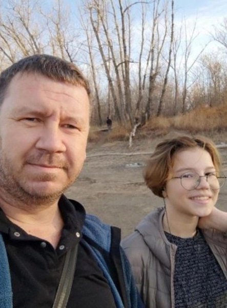 В тюрьме покончил с собой отец-извращенец, насиловавший свою дочь.46-летний Ринат был осужден в 2023 ...